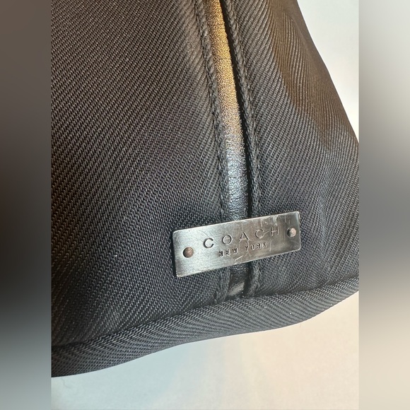 Vintage COACH 7423 Nylon Shoulder Bag |  Hobo Tote | Minimalist Coach Purse - Picture 5 of 6